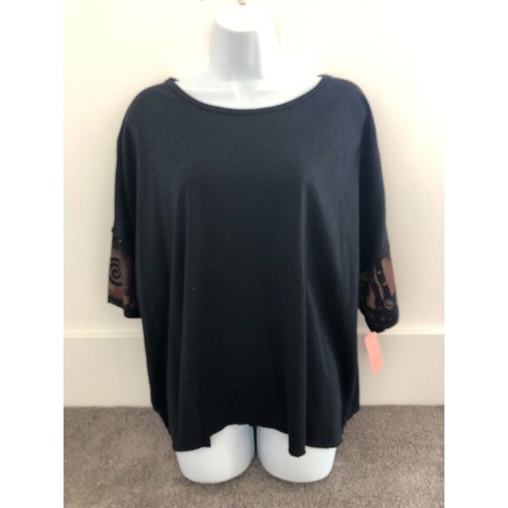 Donna Jessica Black Short Sleeve Patterned Top/Shirt. NWT  dj20